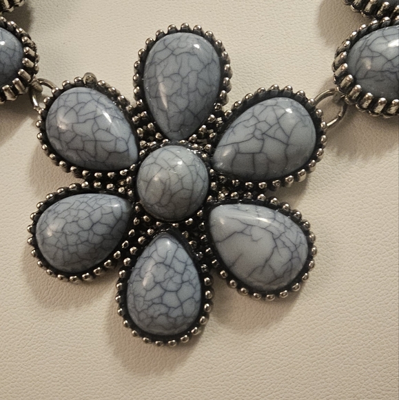 Vintage Signed Charming Charlie's Statement Necklace. - Picture 6 of 7